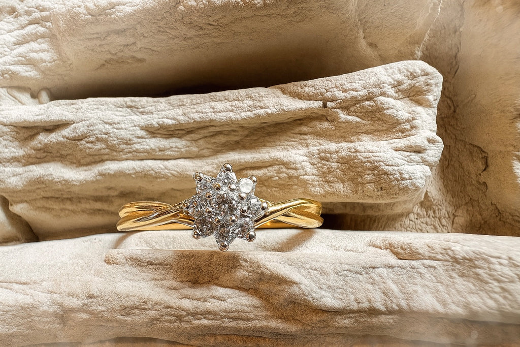 Luxus Diamantenring / Verlobungsring „Flower“  – 585er Gold - Nr. 55,5 (15,5)