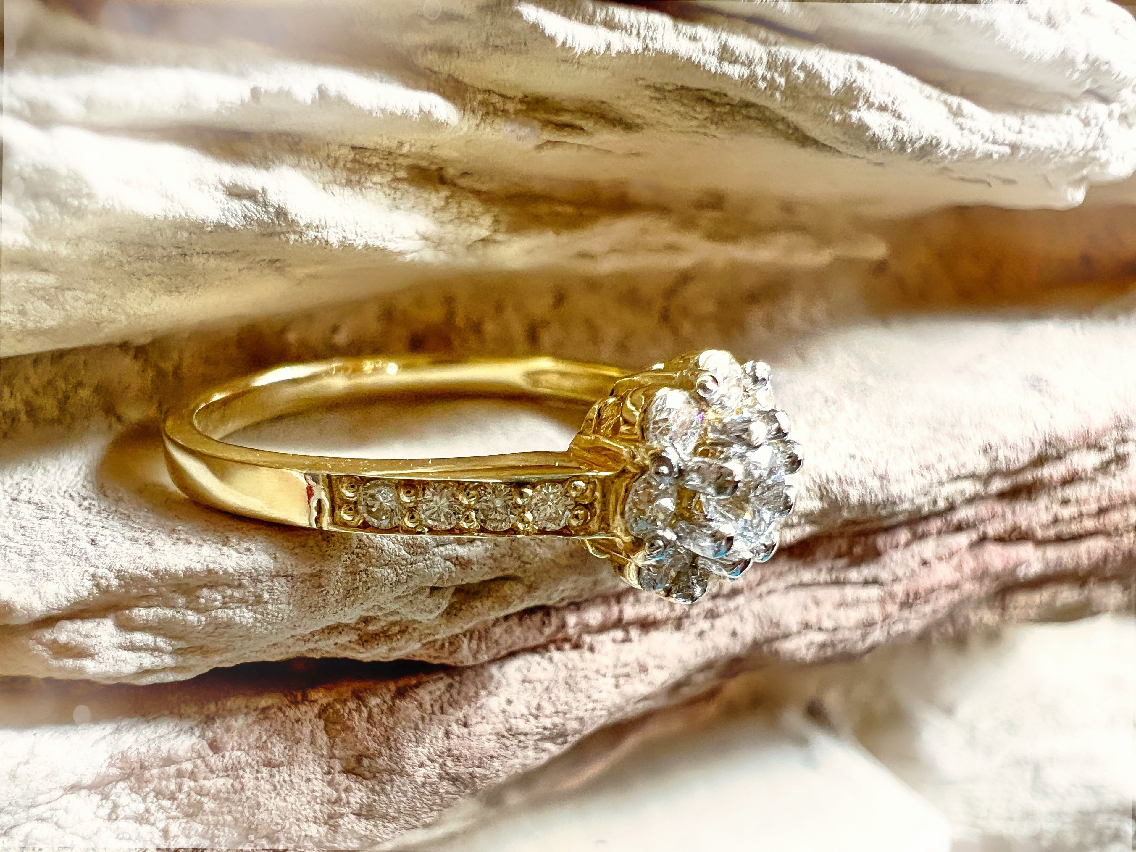 Luxus Diamondring / Verlobungsring „Flower-Power“  – 585er Gold - Nr. 53 (13)