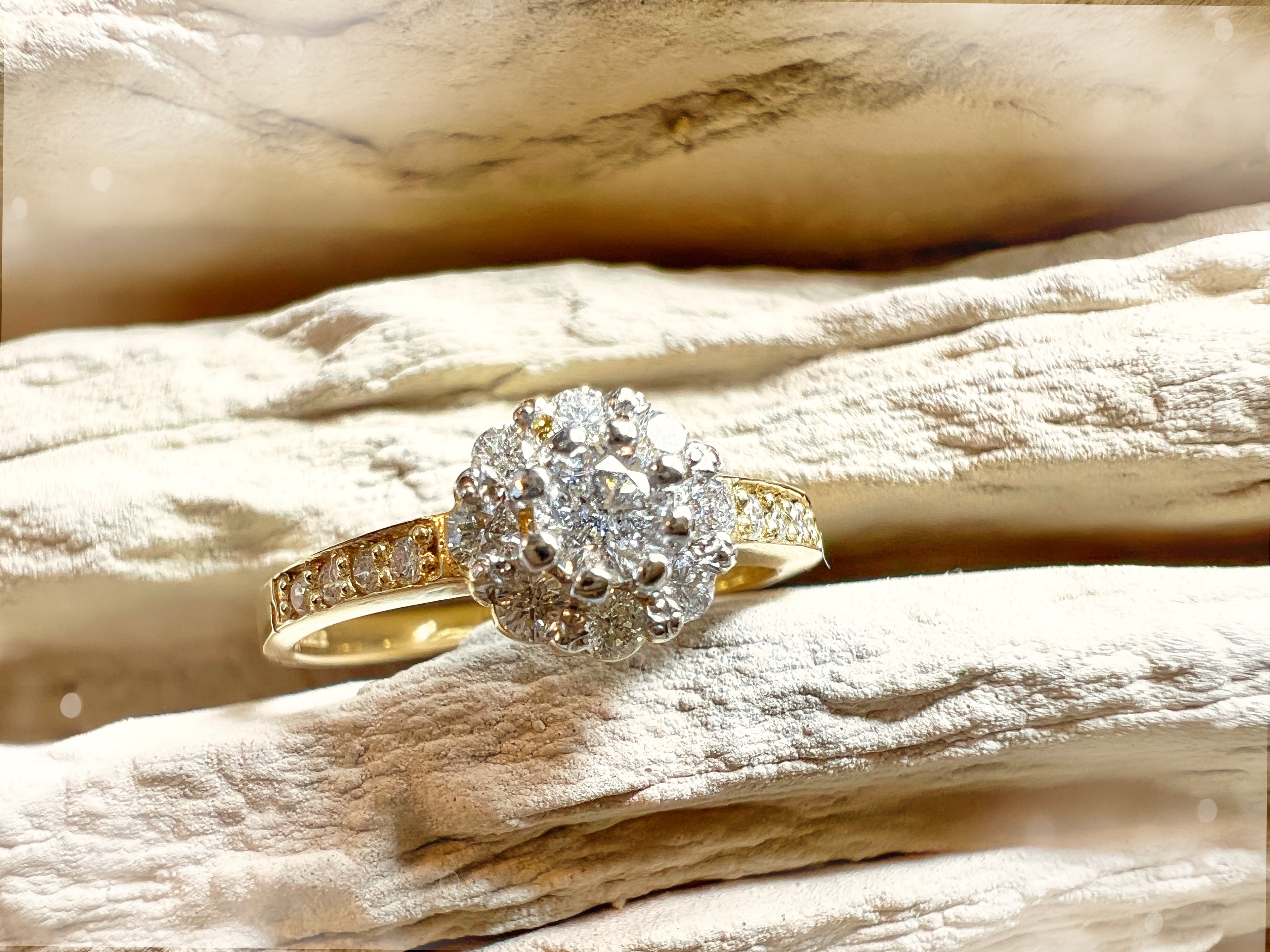 Luxus Diamondring / Verlobungsring „Flower-Power“  – 585er Gold - Nr. 53 (13)