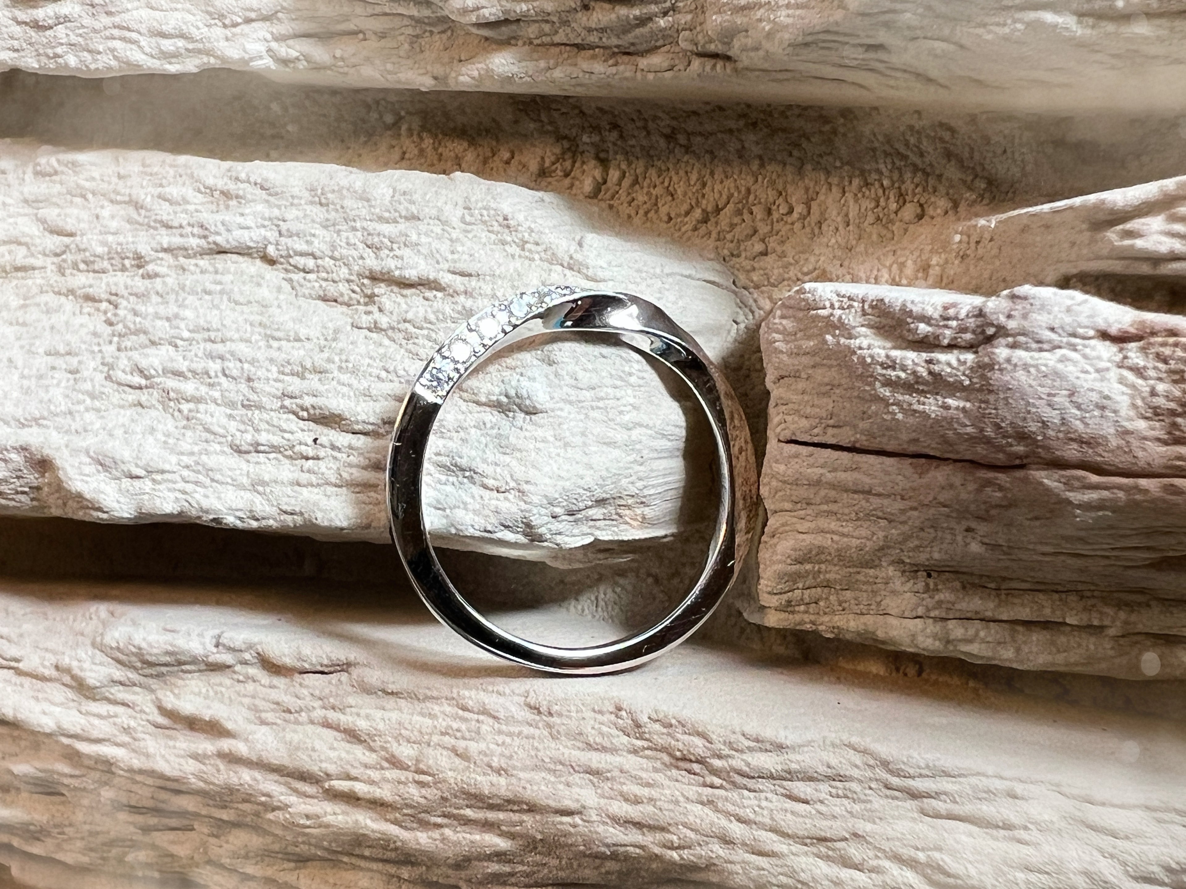 Luxus Diamantenring / Verlobungsring „Möbiusband“  – 585er Weißgold - Nr. 50 (10)