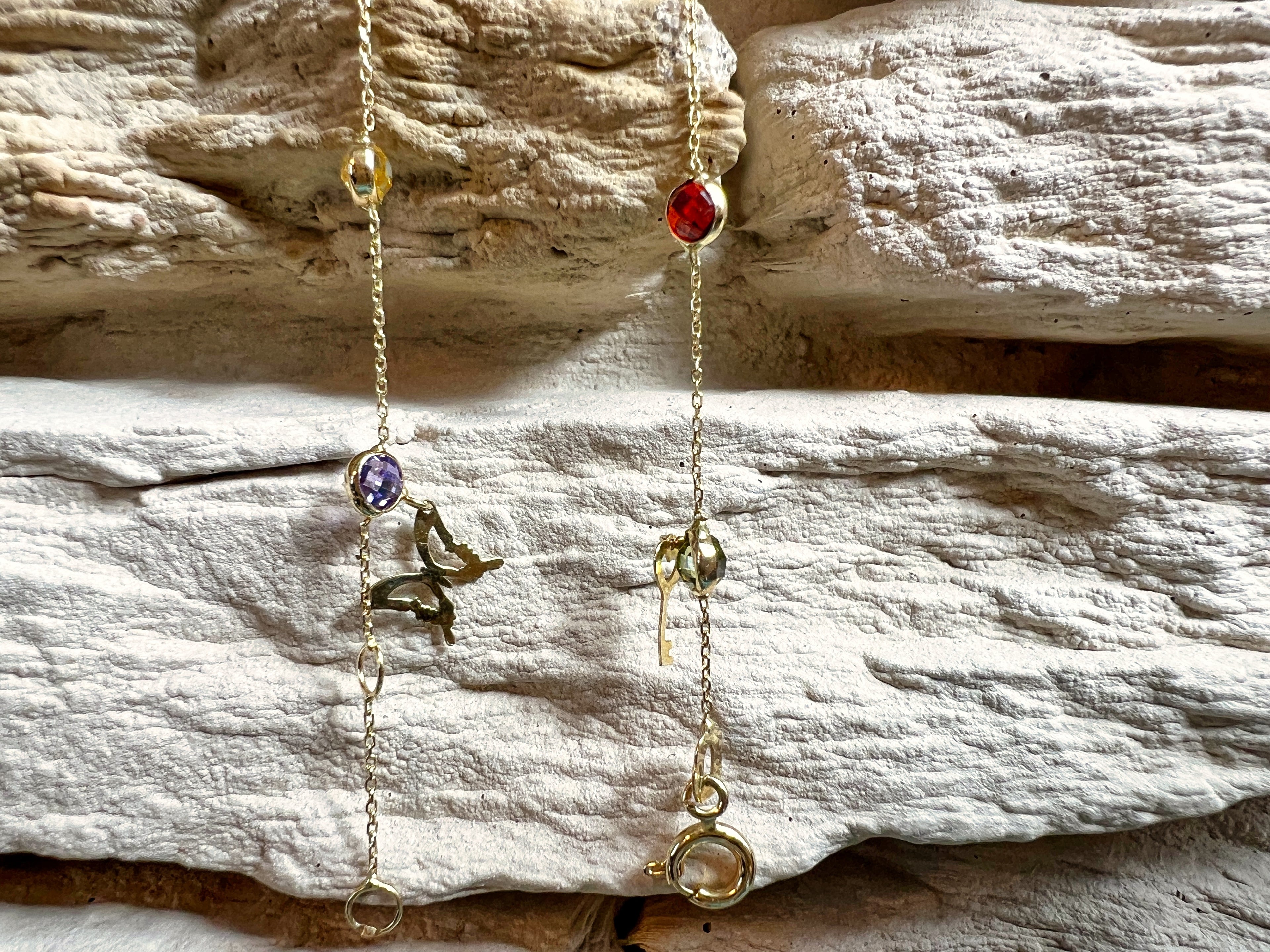 Feines Goldarmband aus 585er Gold - bunte Zirkonia-Anhänger - 17+18,5 cm