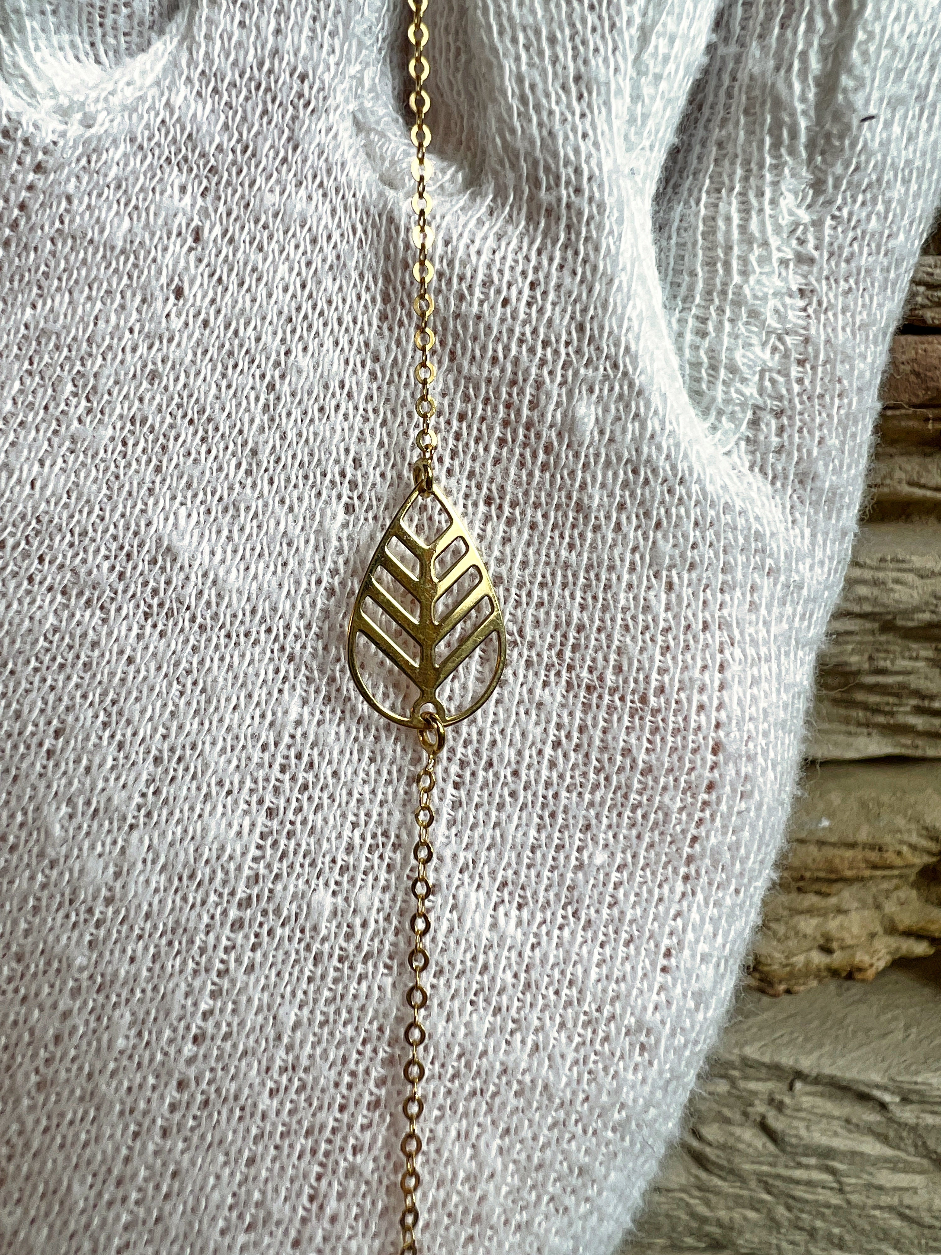 Feines Goldarmband aus 333er Gold - Anhänger Blatt - 17+19 cm