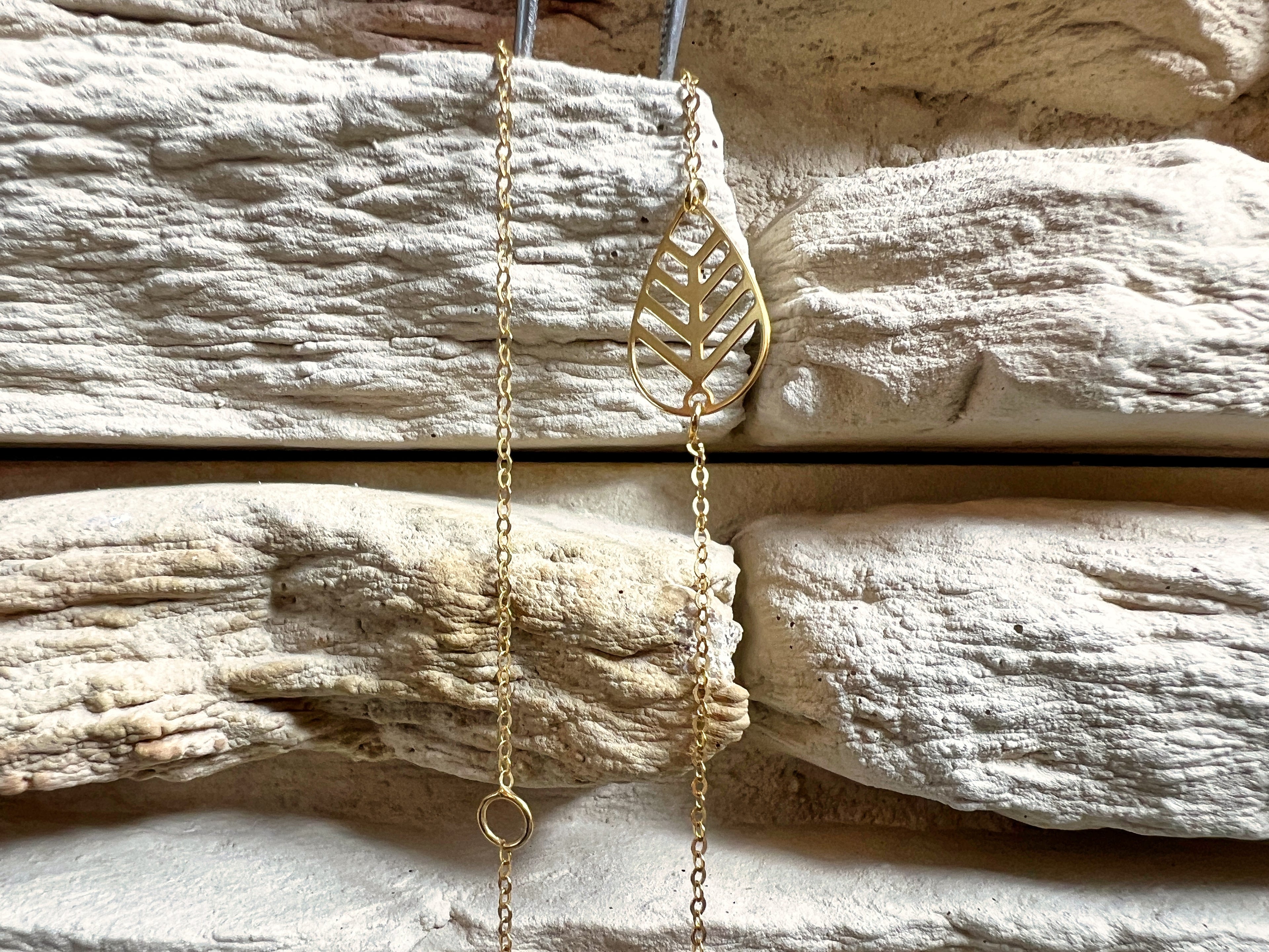 Feines Goldarmband aus 333er Gold - Anhänger Blatt - 17+19 cm