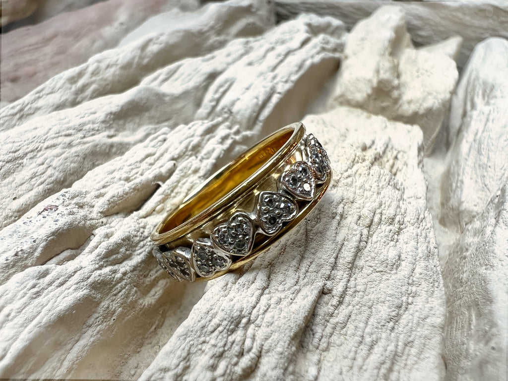 Second-Hand Goldring mit Herz-Diamanten – 750 Gold | 0,38 ct | 7,1 g
