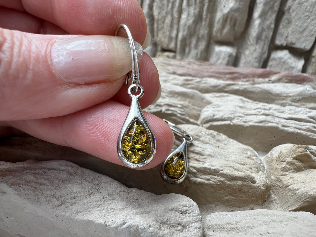 925er Sterling Silber Ohrringe Tropfen - grüner Naturbernstein - UNIKAT