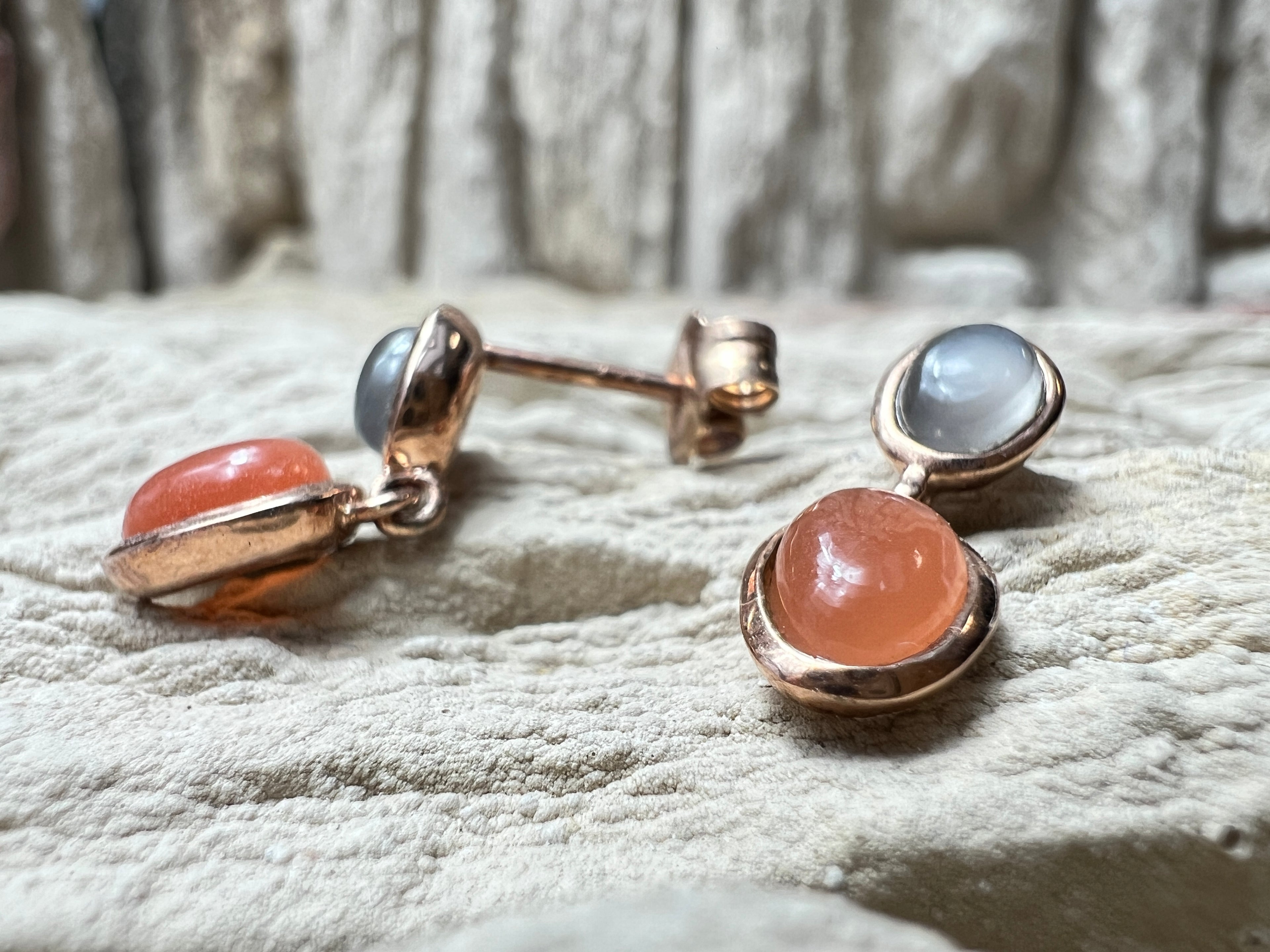 Rosé-vergoldete 925er Sterling Silber Ohrhänger - Mondstein & Karneol - UNIKAT