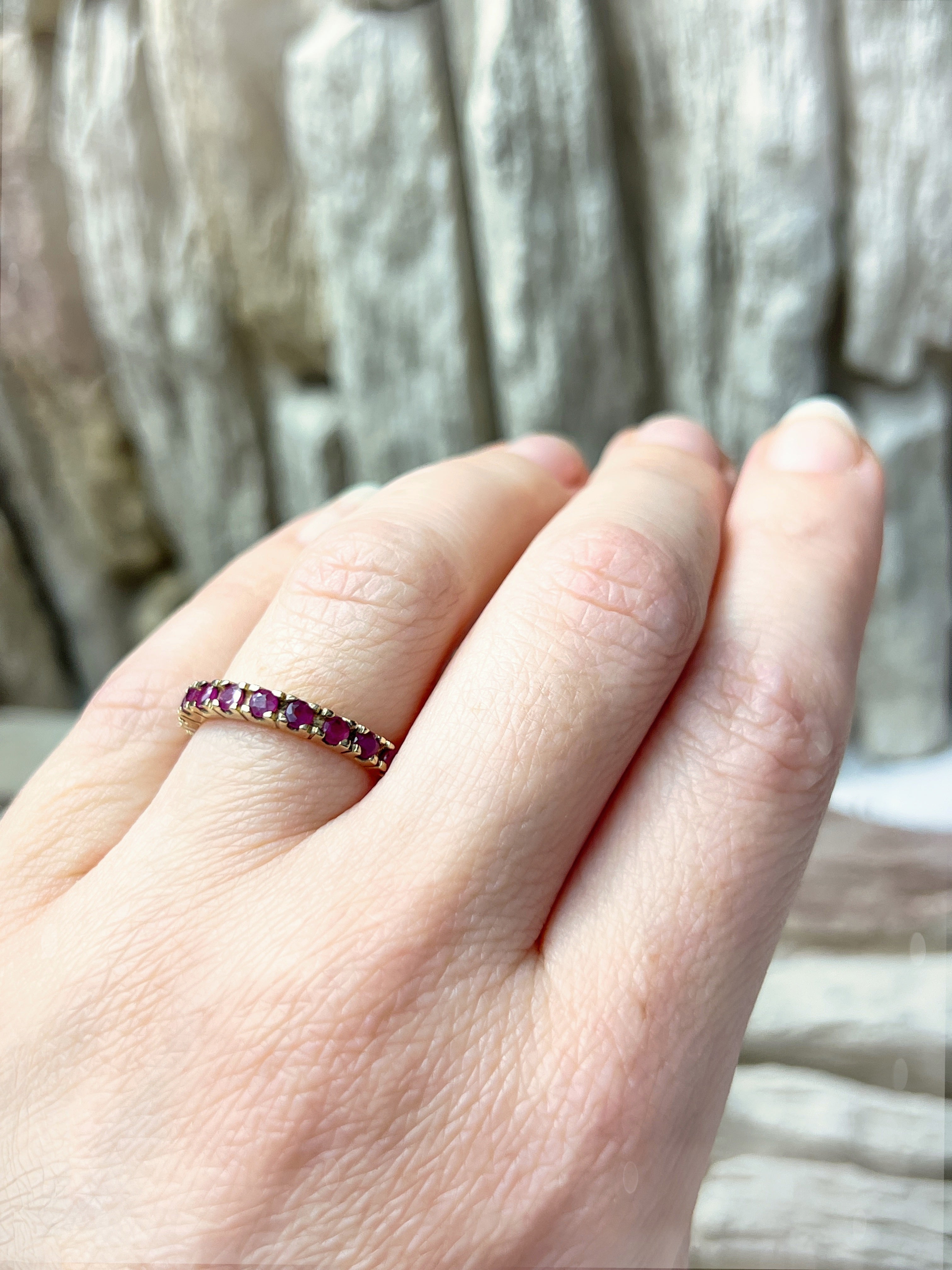 Memory-Ring aus 333er Gold mit funkelnden Rubinen – Nr. 54 (14)