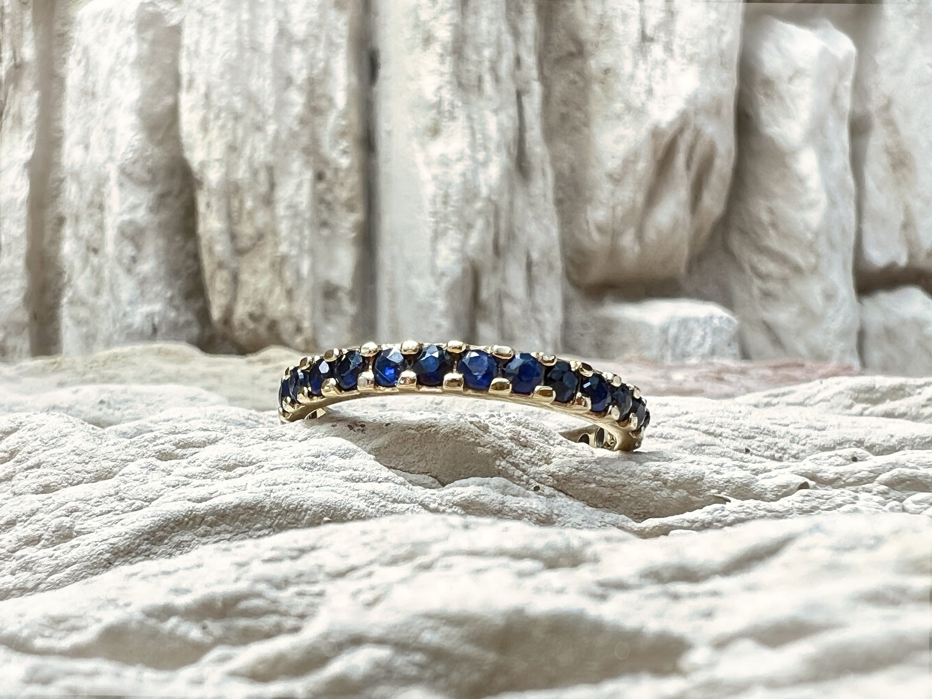Memory-Ring aus 585er Gold mit funkelnden Saphiren – Nr. 59 (19)