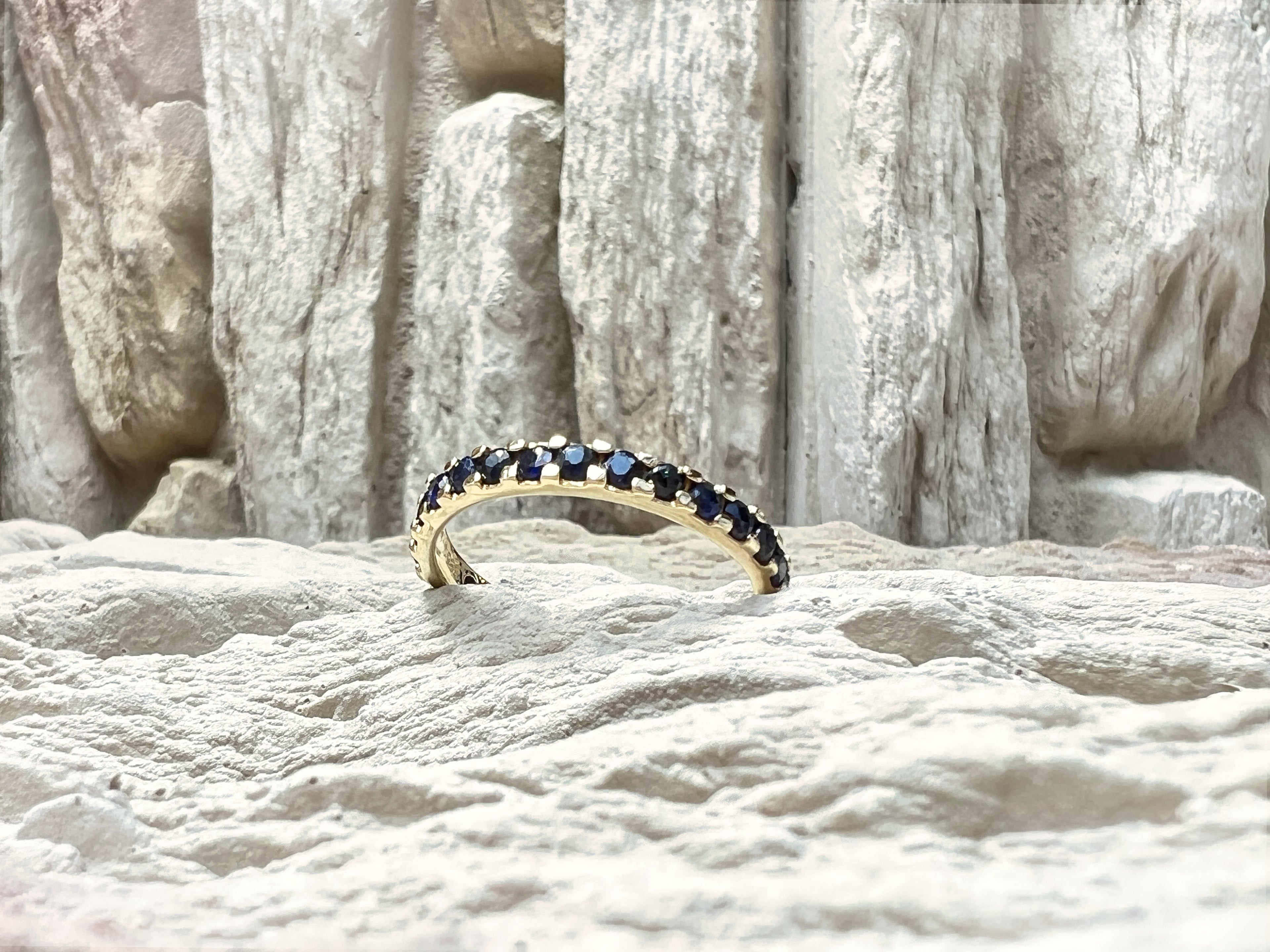 Memory-Ring aus 585er Gold mit funkelnden Saphiren – Nr. 59 (19)