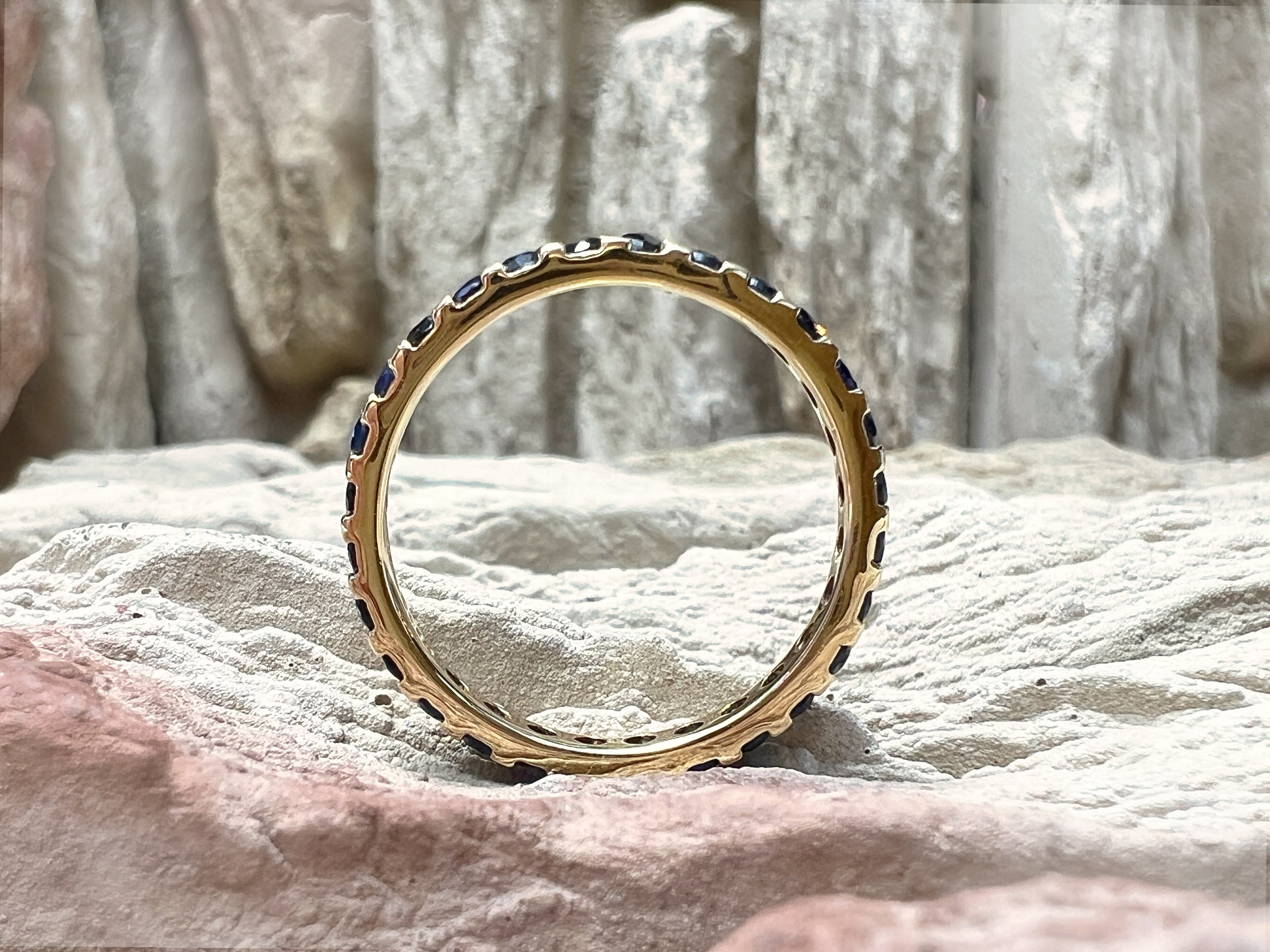 Memory-Ring aus 585er Gold mit funkelnden Saphiren – Nr. 59 (19)