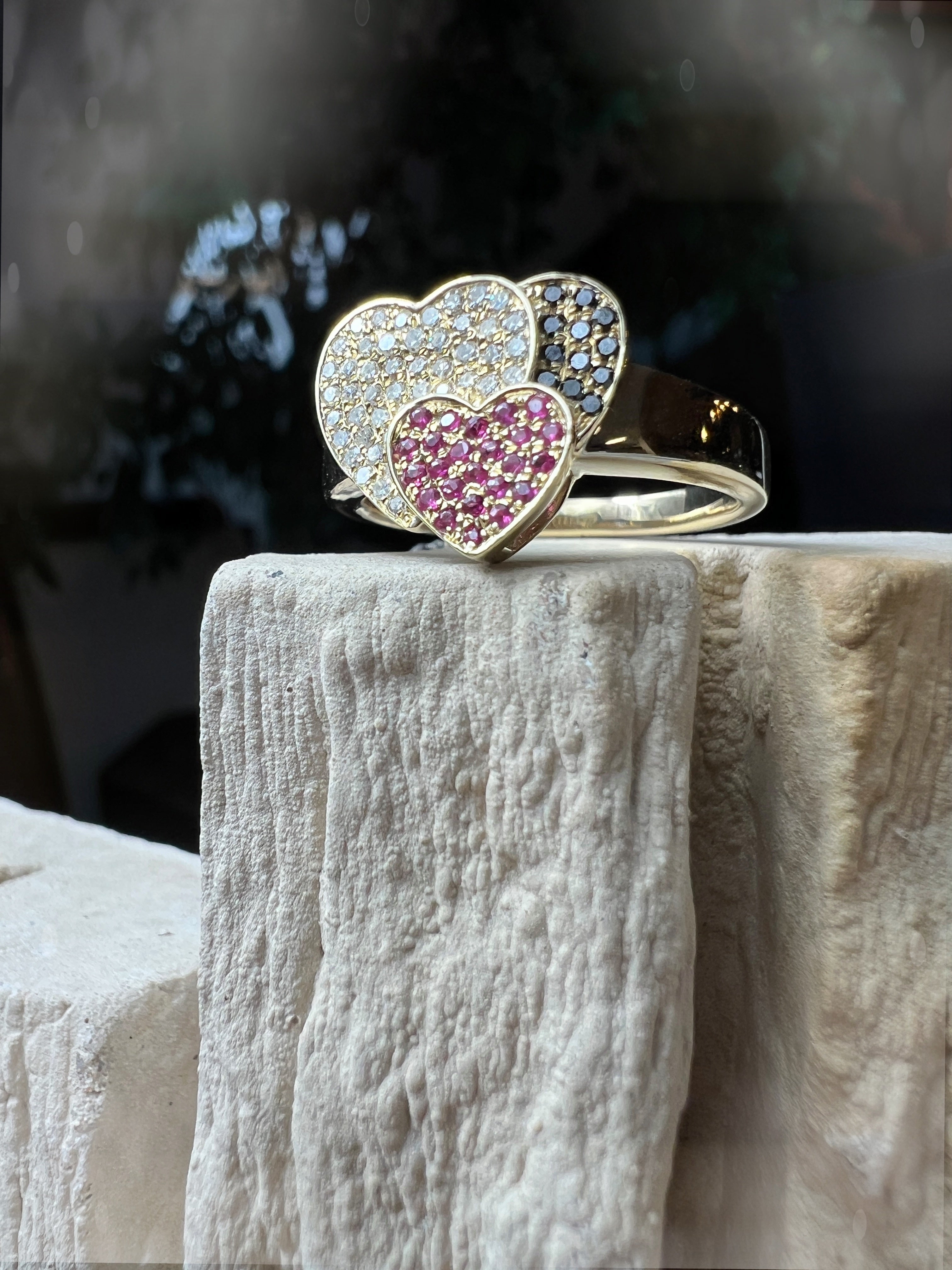 Herz-Ring aus 585er Gold mit Diamanten, Rubinen & Onyx – Nr. 58 (18)