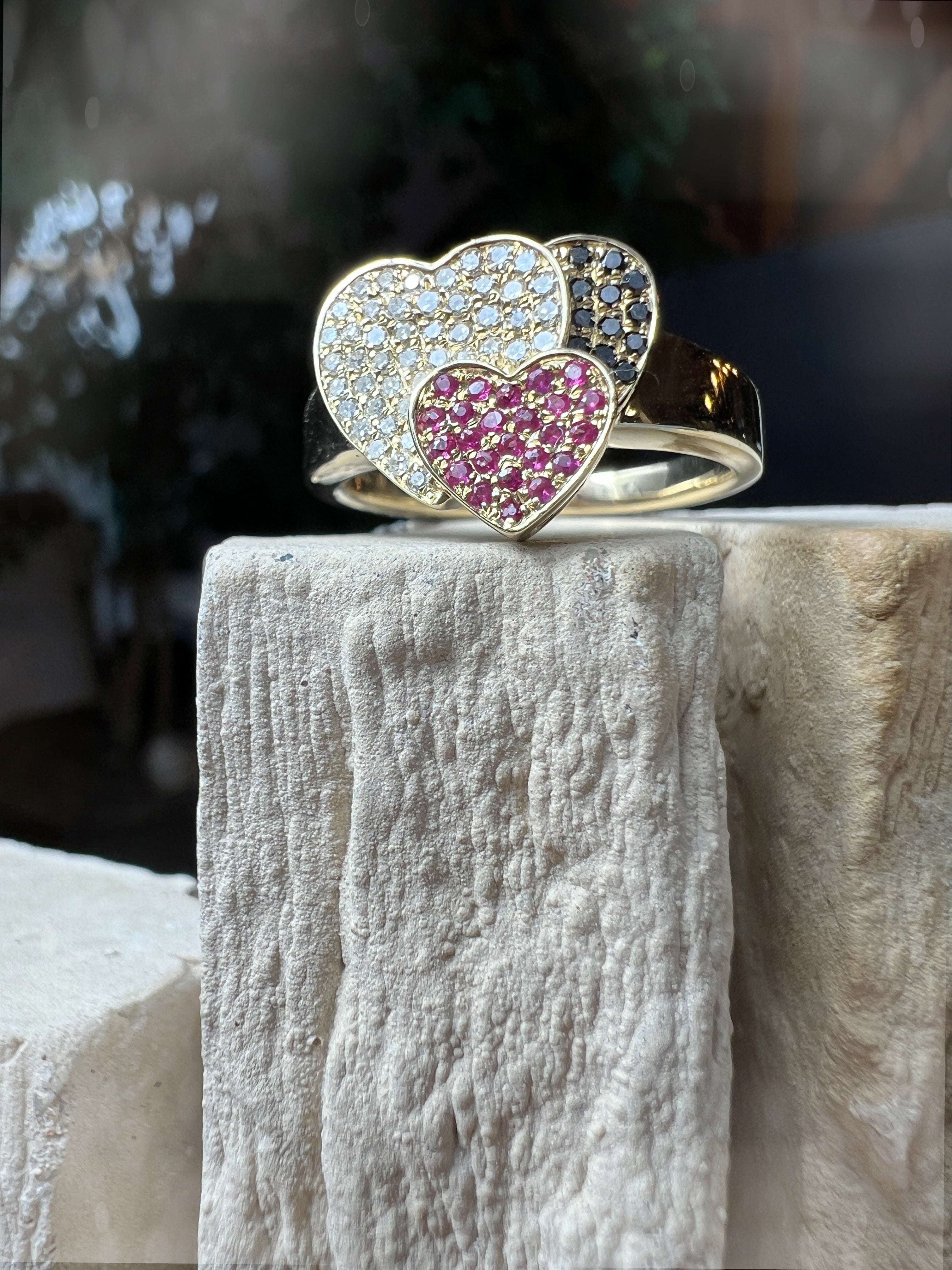 Herz-Ring aus 585er Gold mit Diamanten, Rubinen & Onyx – Nr. 58 (18)