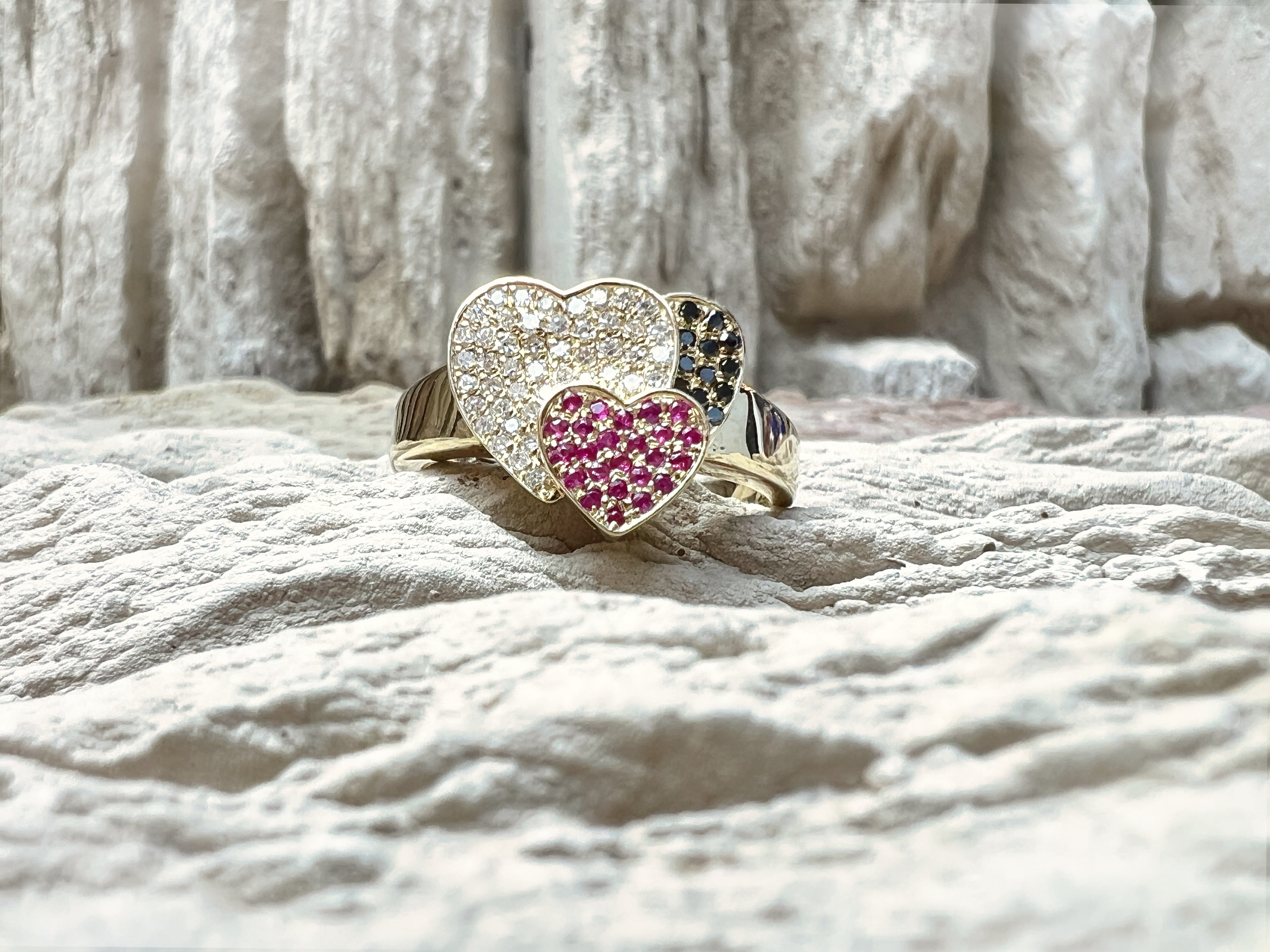 Herz-Ring aus 585er Gold mit Diamanten, Rubinen & Onyx – Nr. 58 (18)