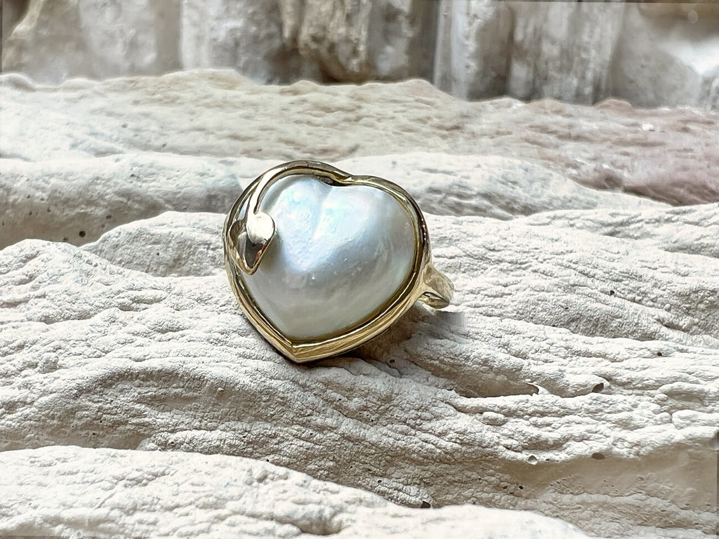 Herz-Ring aus 333er Gold mit schimmerndem Perlmutt – Nr. 53 (13)