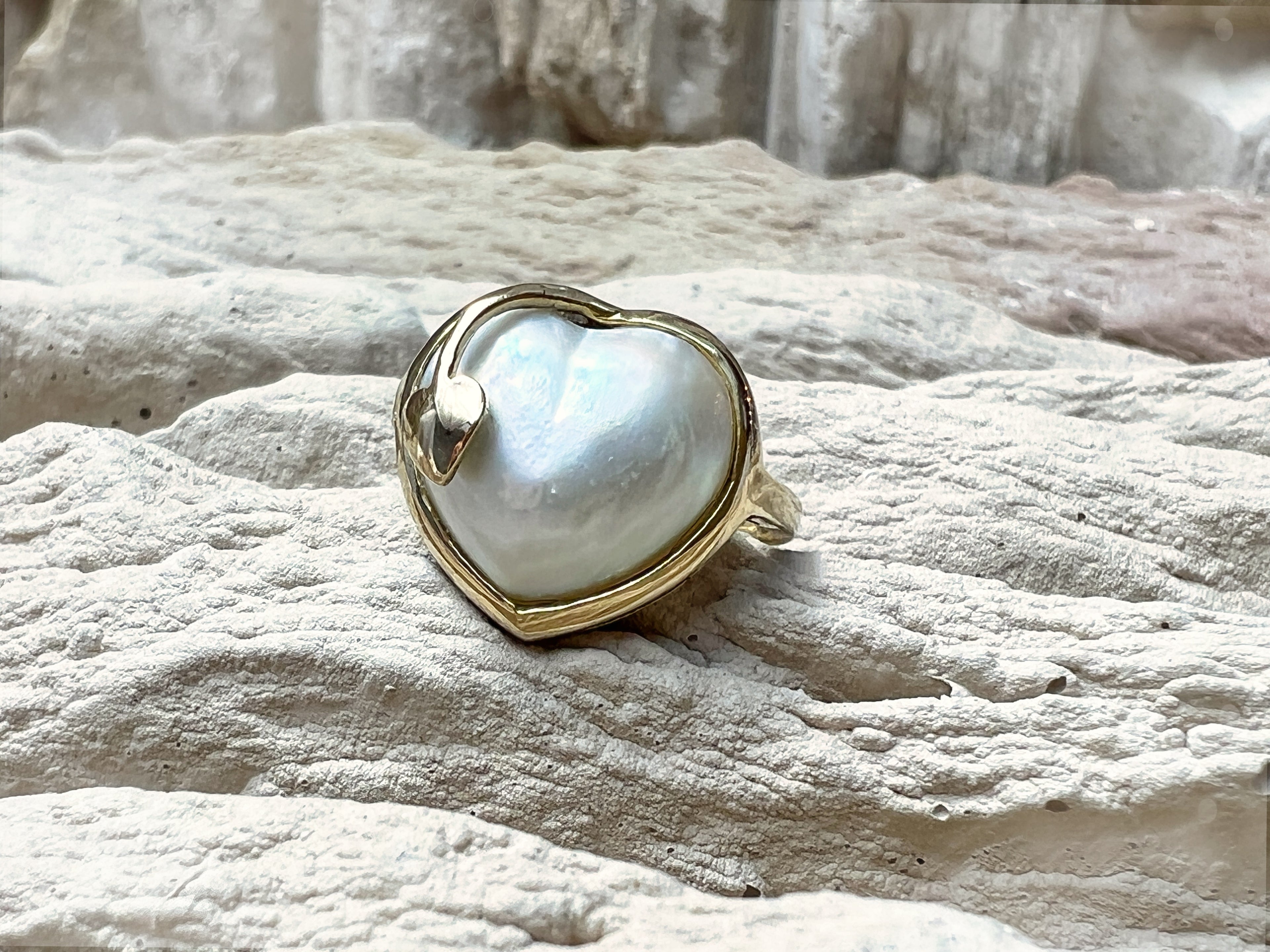 Herz-Ring aus 333er Gold mit schimmerndem Perlmutt – Nr. 53 (13)
