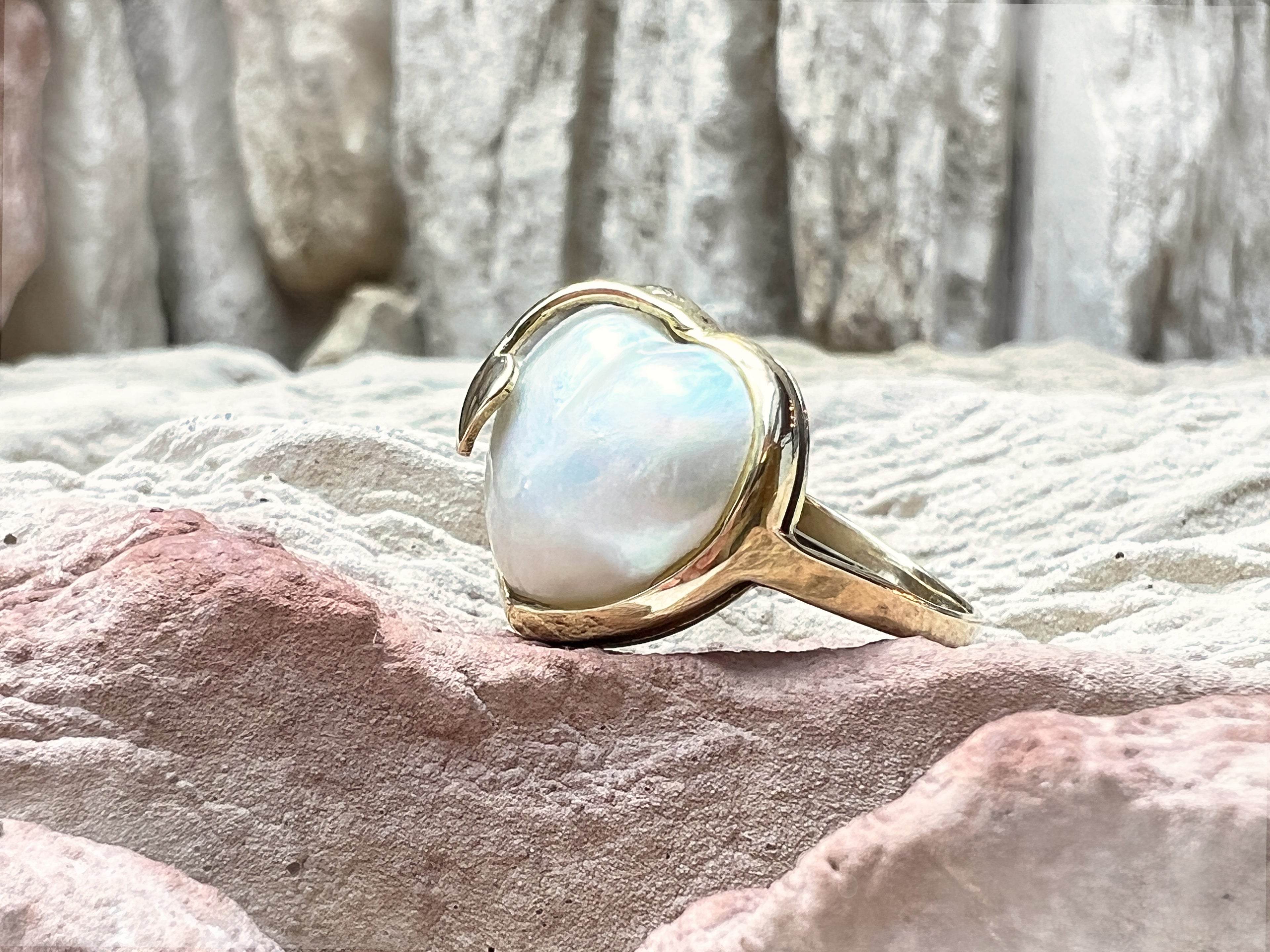 Herz-Ring aus 333er Gold mit schimmerndem Perlmutt – Nr. 53 (13)