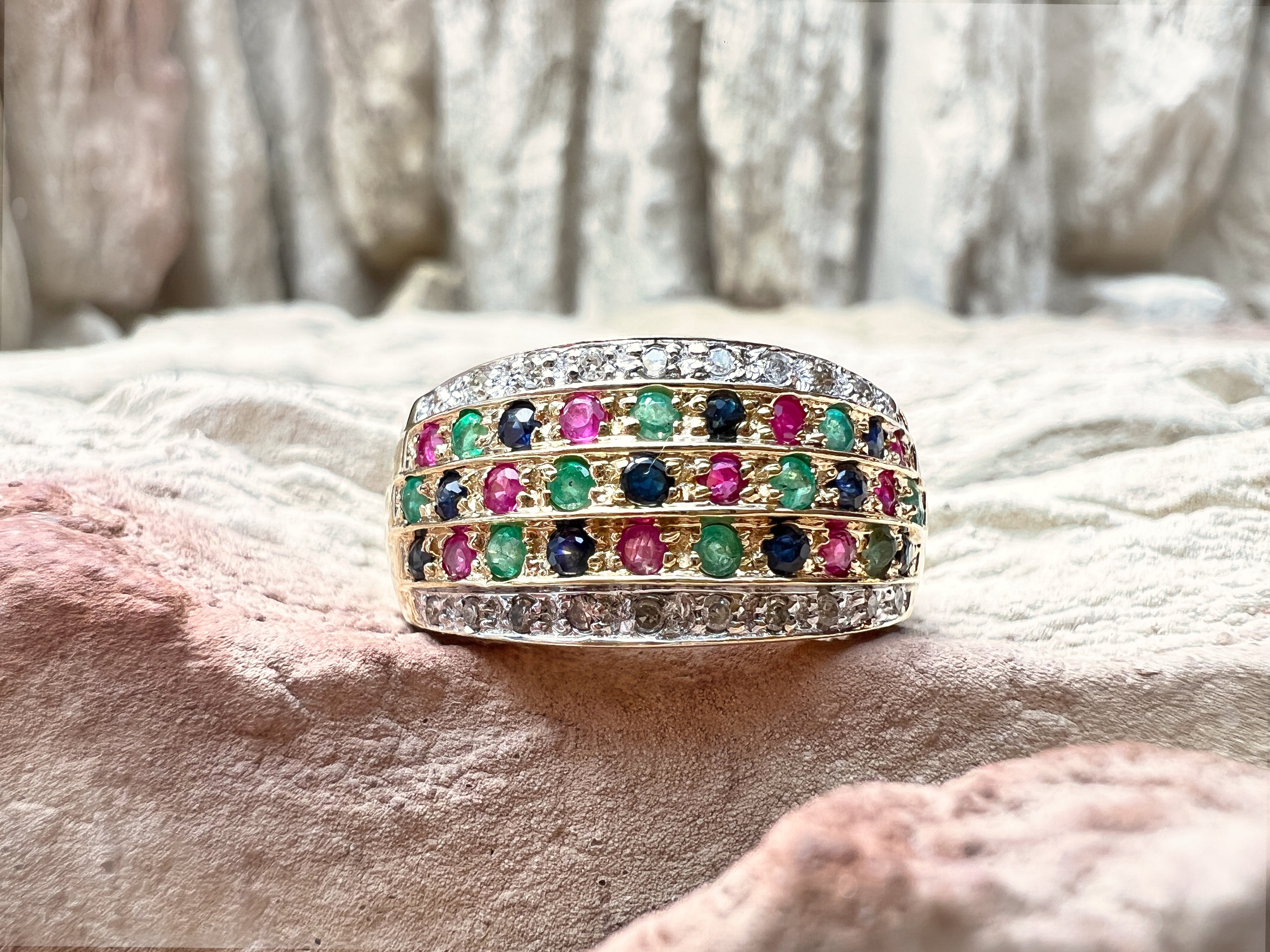 LUXUS-Ring aus 585er Gold mit Diamant-Rubin-Smaragd-Saphir – Nr. 53-54 (13-14)