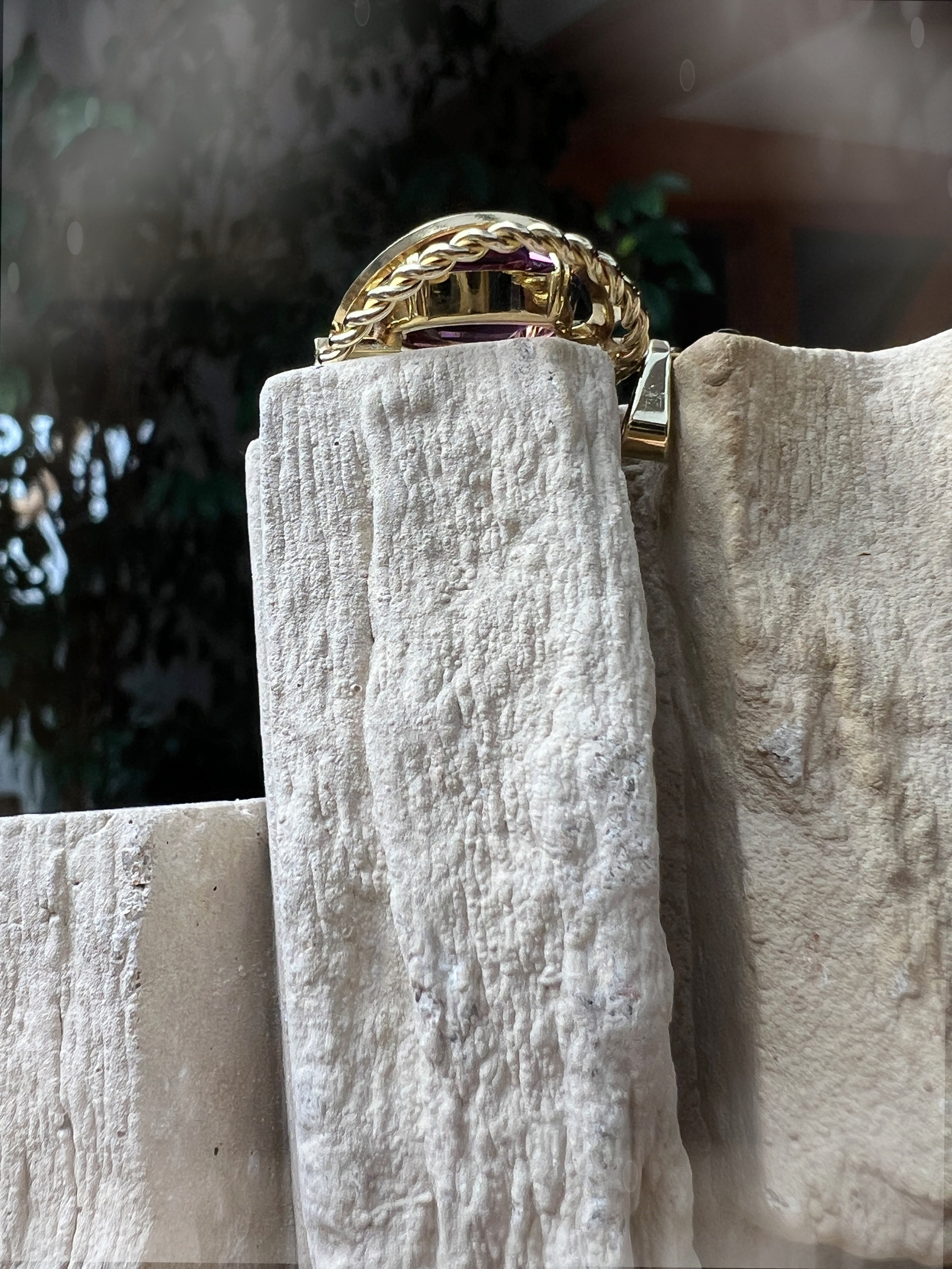 VINTAGE/MODERN Amethyst-Anhänger aus 333er Gold - Amethyst – Kraft, Eleganz & innere Ruhe