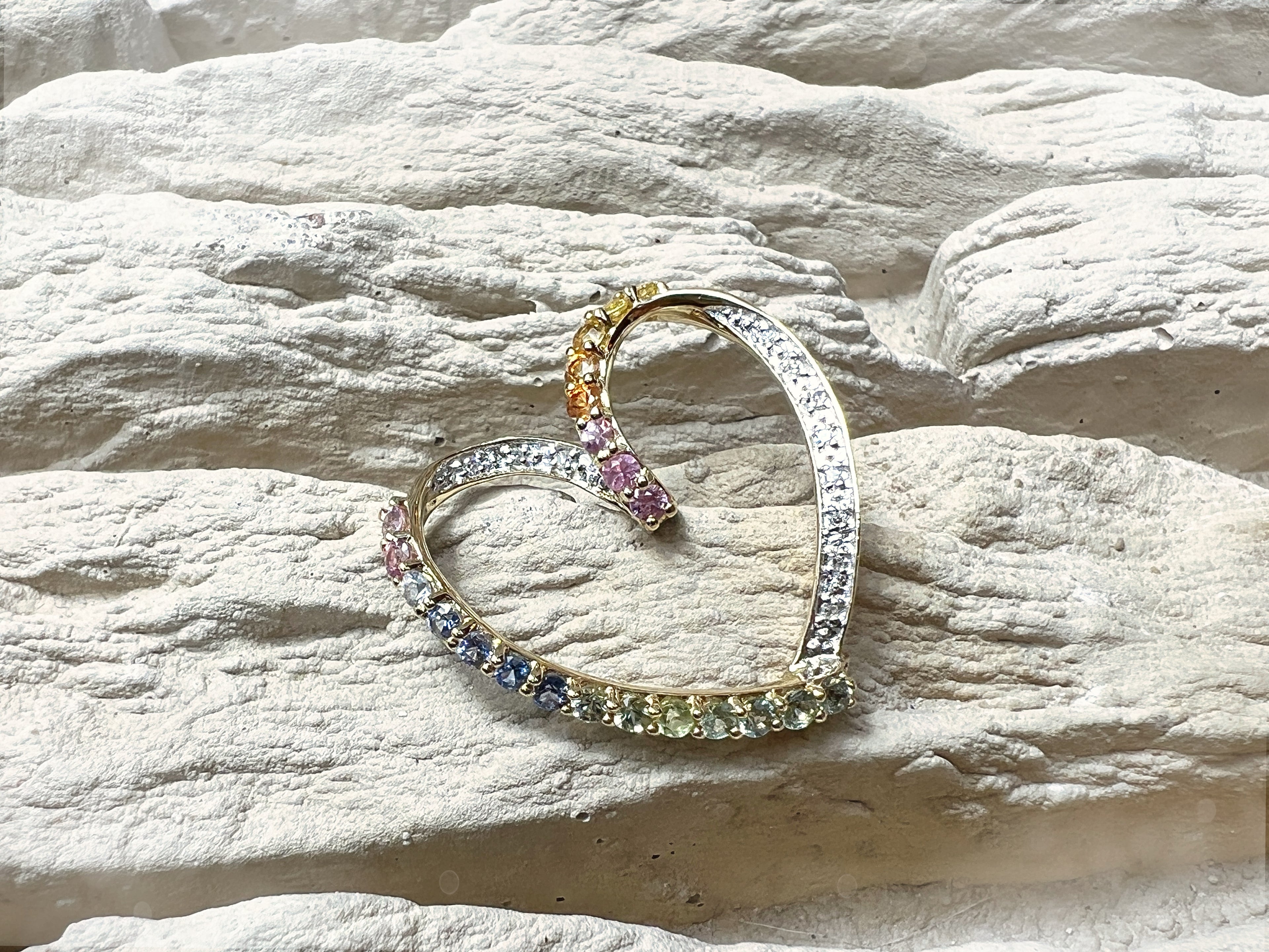 HERZ Anhänger aus 585er Gold - Diamanten & Edelsteine – Kraft, Eleganz, Liebe