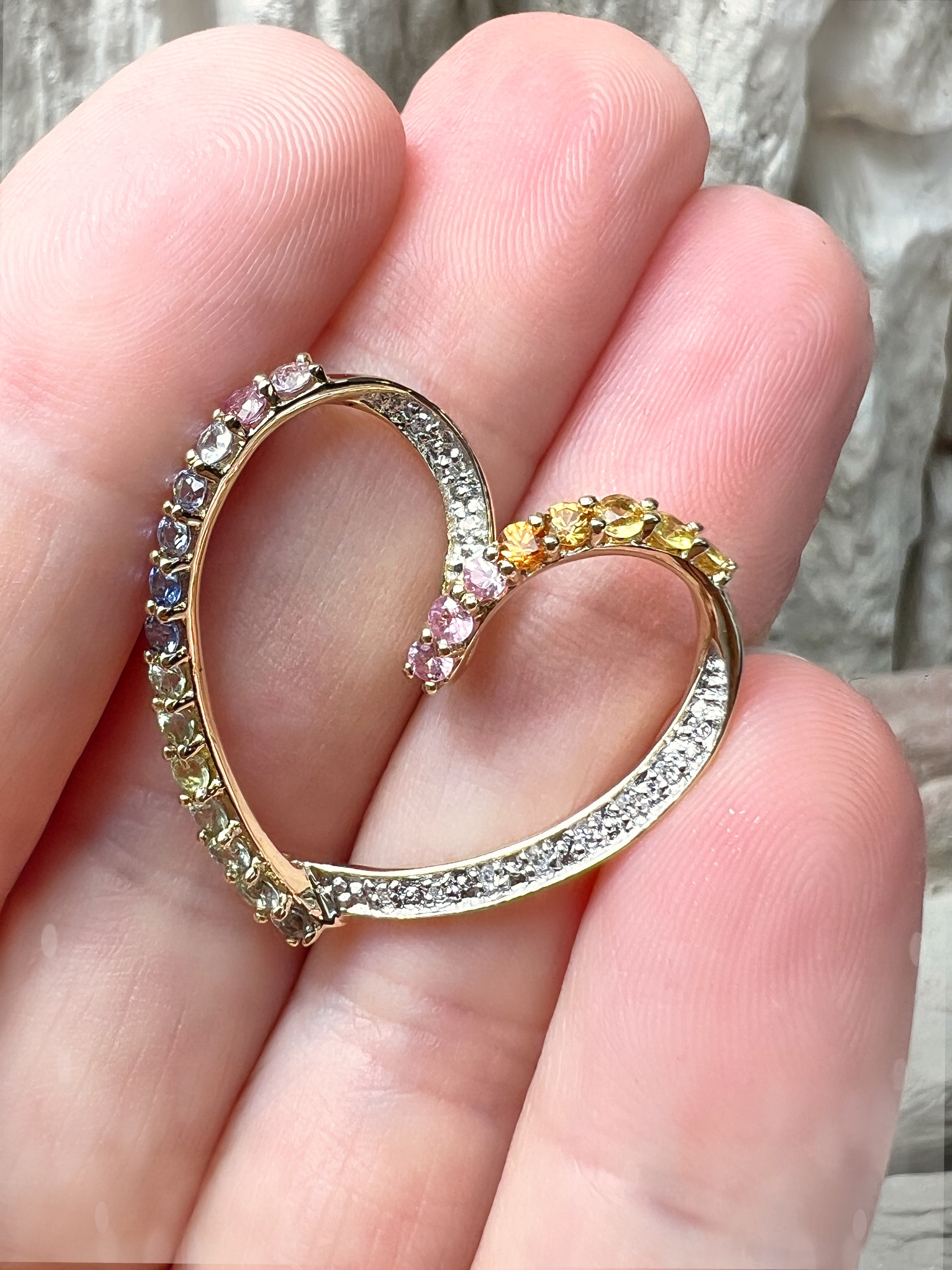 HERZ Anhänger aus 585er Gold - Diamanten & Edelsteine – Kraft, Eleganz, Liebe