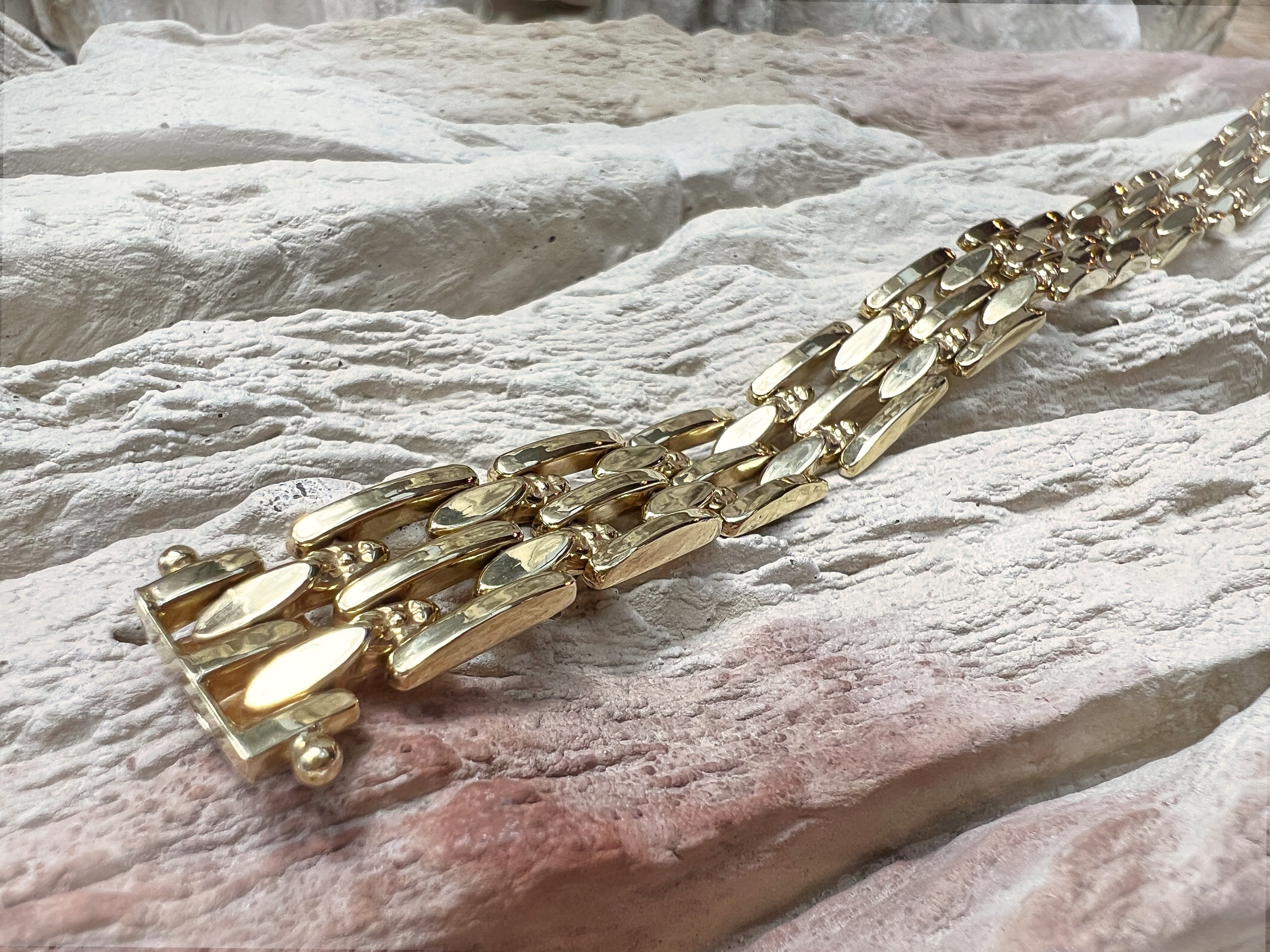 Massives 585er Goldarmband - Länge: 19 cm - Breite: 13 mm - Gewicht: 20,5 Gramm