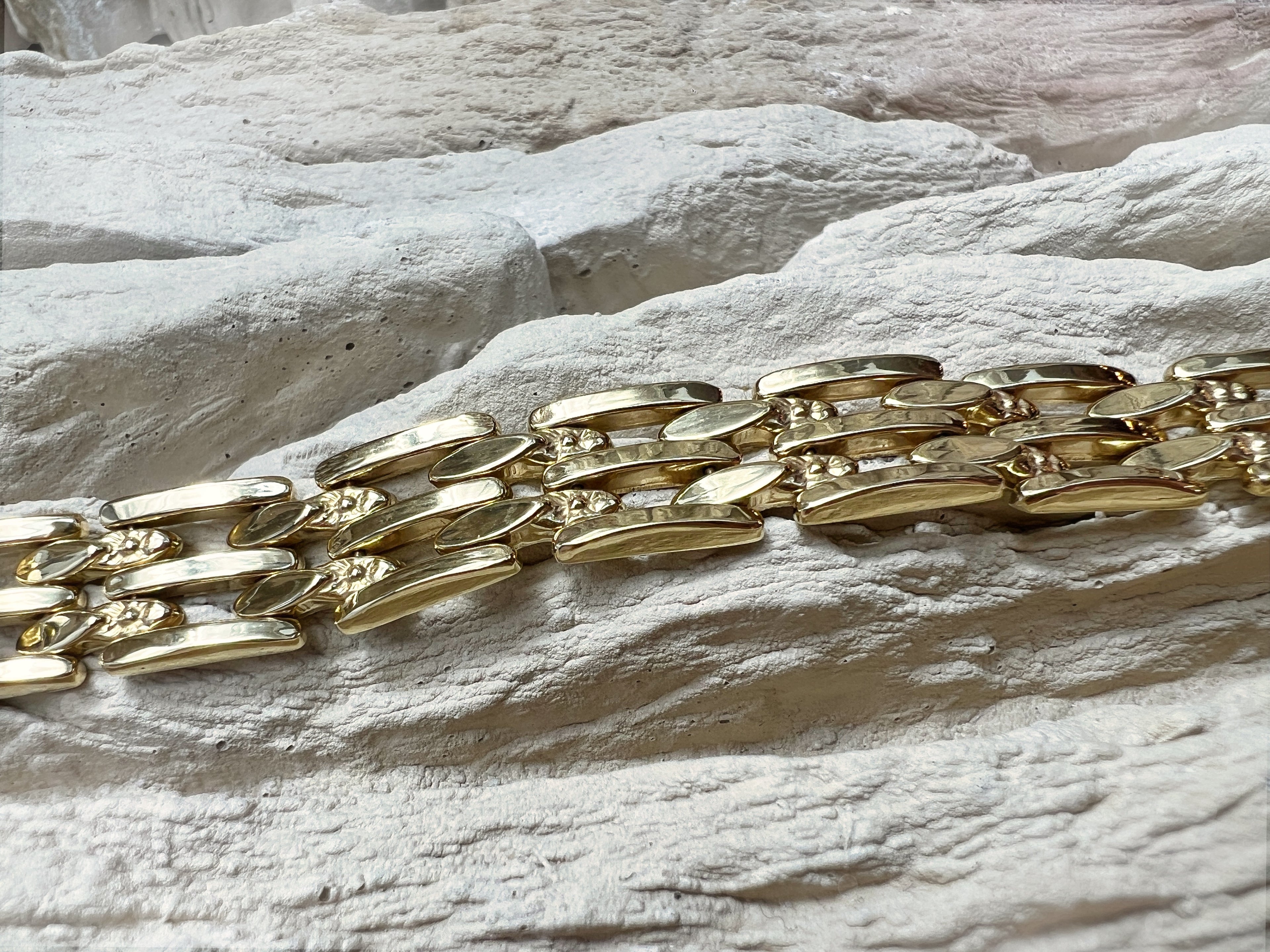 Massives 585er Goldarmband - Länge: 19 cm - Breite: 13 mm - Gewicht: 20,5 Gramm