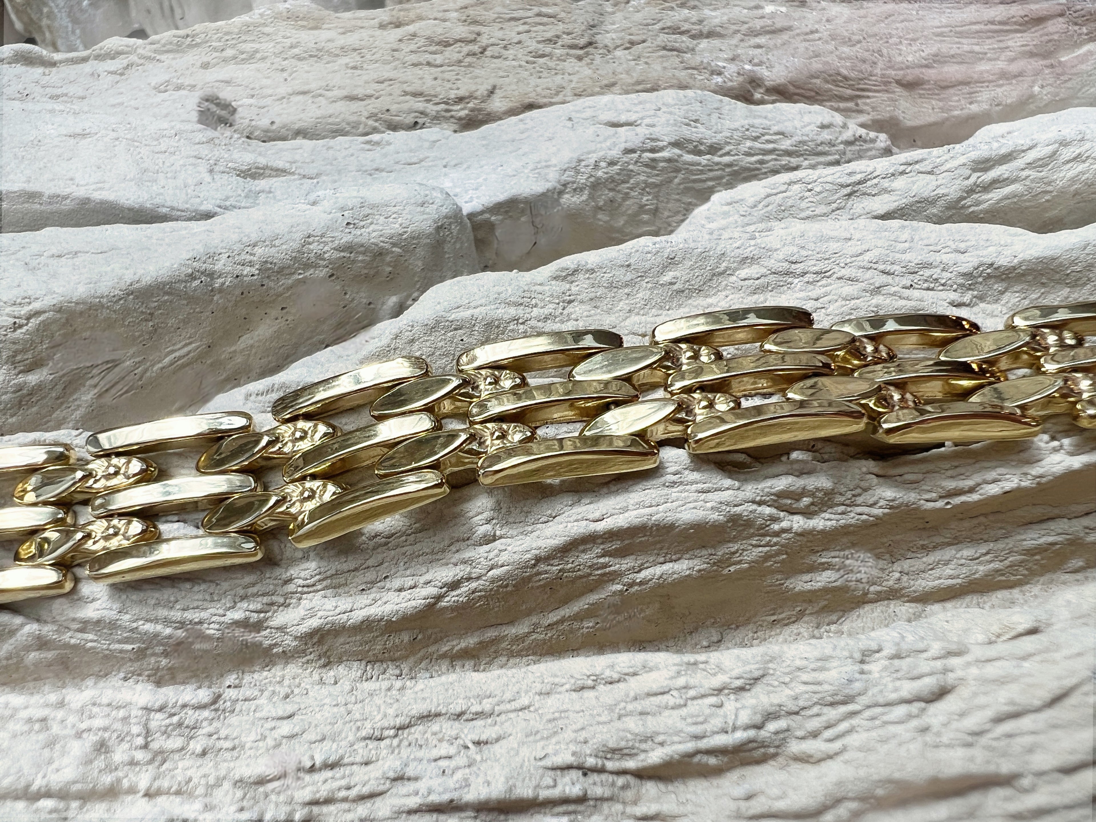 Massives 585er Goldarmband - Länge: 19 cm - Breite: 13 mm - Gewicht: 20,5 Gramm
