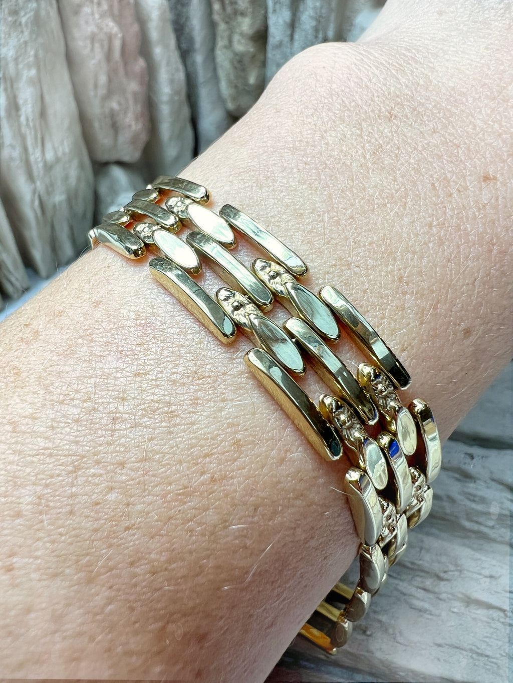 Massives 585er Goldarmband - Länge: 19 cm - Breite: 13 mm - Gewicht: 20,5 Gramm