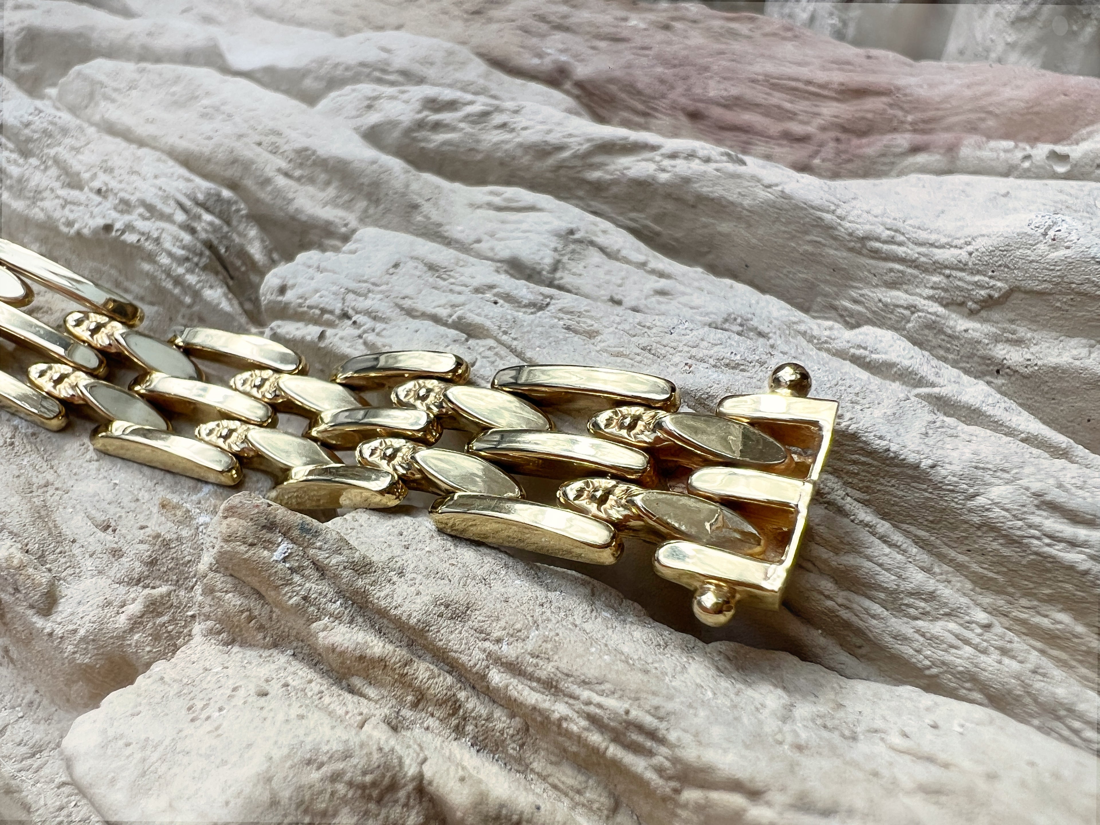 Massives 585er Goldarmband - Länge: 19 cm - Breite: 13 mm - Gewicht: 20,5 Gramm