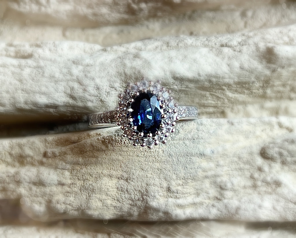 Luxus-Unikat Saphirring – 585er Weißgold - Lady-Diana-Stil