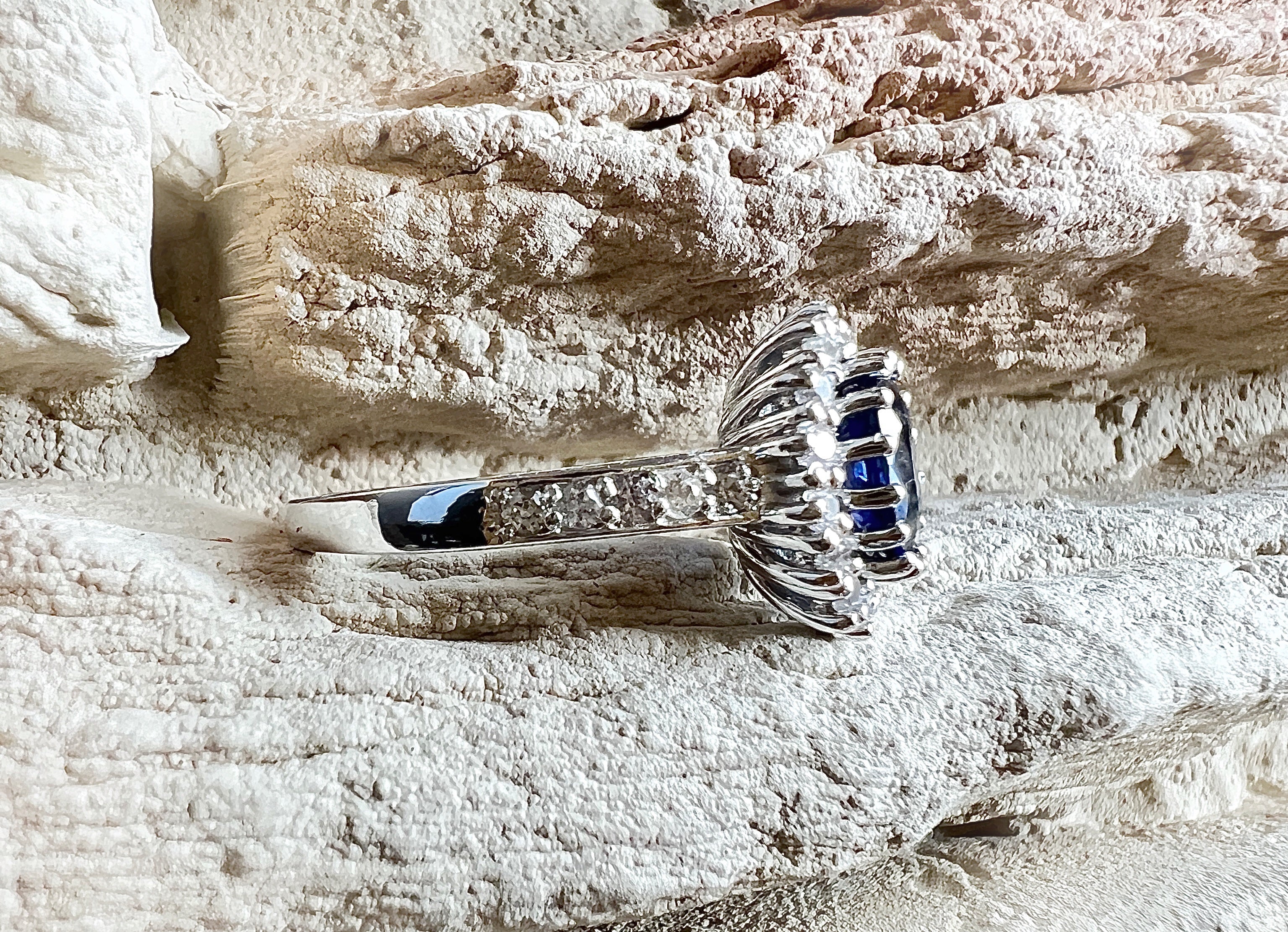 Luxus-Unikat Saphirring – 585er Weißgold - Lady-Diana-Stil