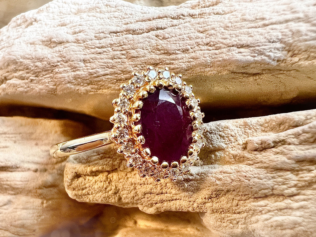 Luxus-Unikat Rubinring „Rubinfeuer“ – 585er Gelbgold mit Rubin & Diamanten