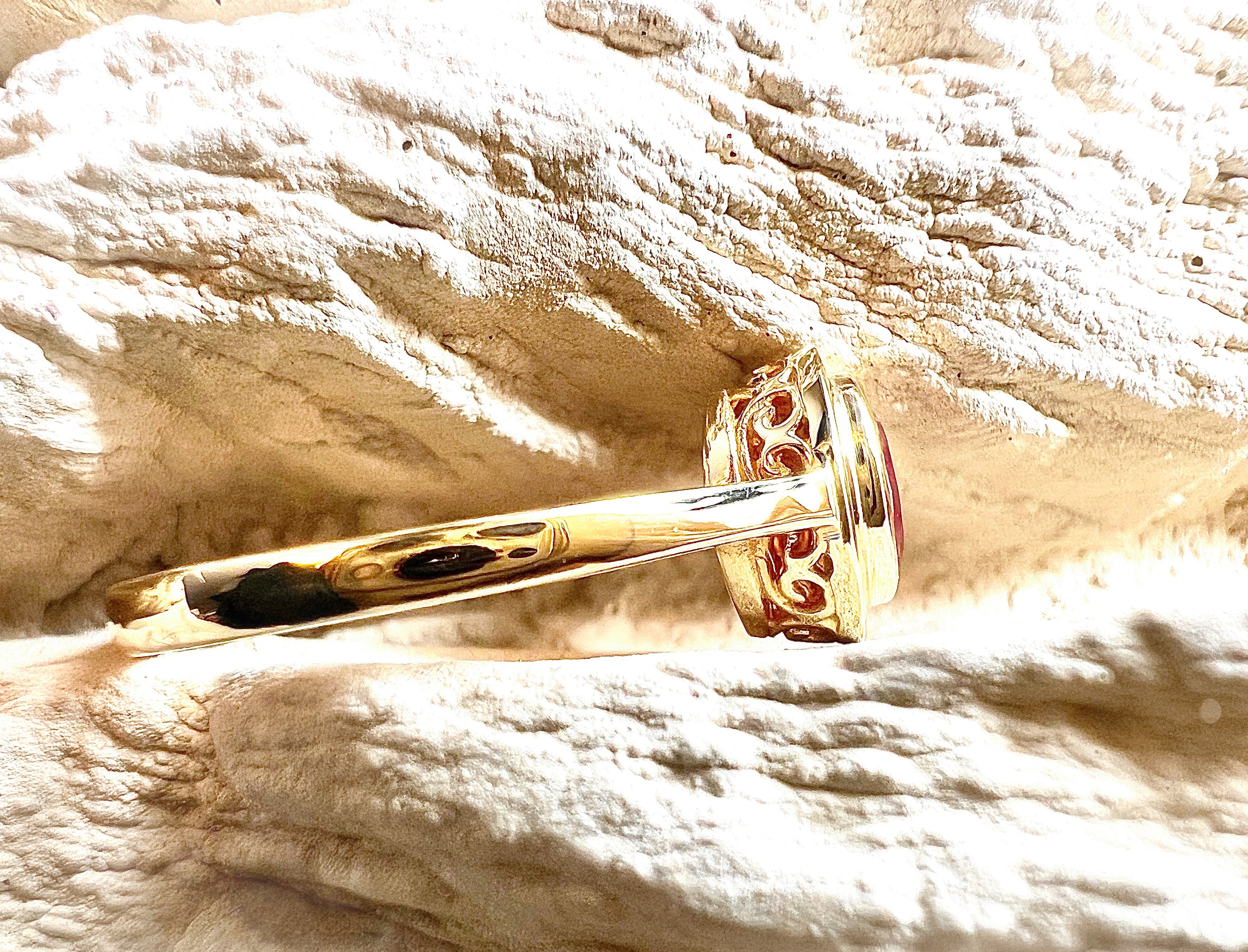 Luxus-Unikat Rubinring „Flower“ – 585er Gelbgold mit Rubin & Diamanten