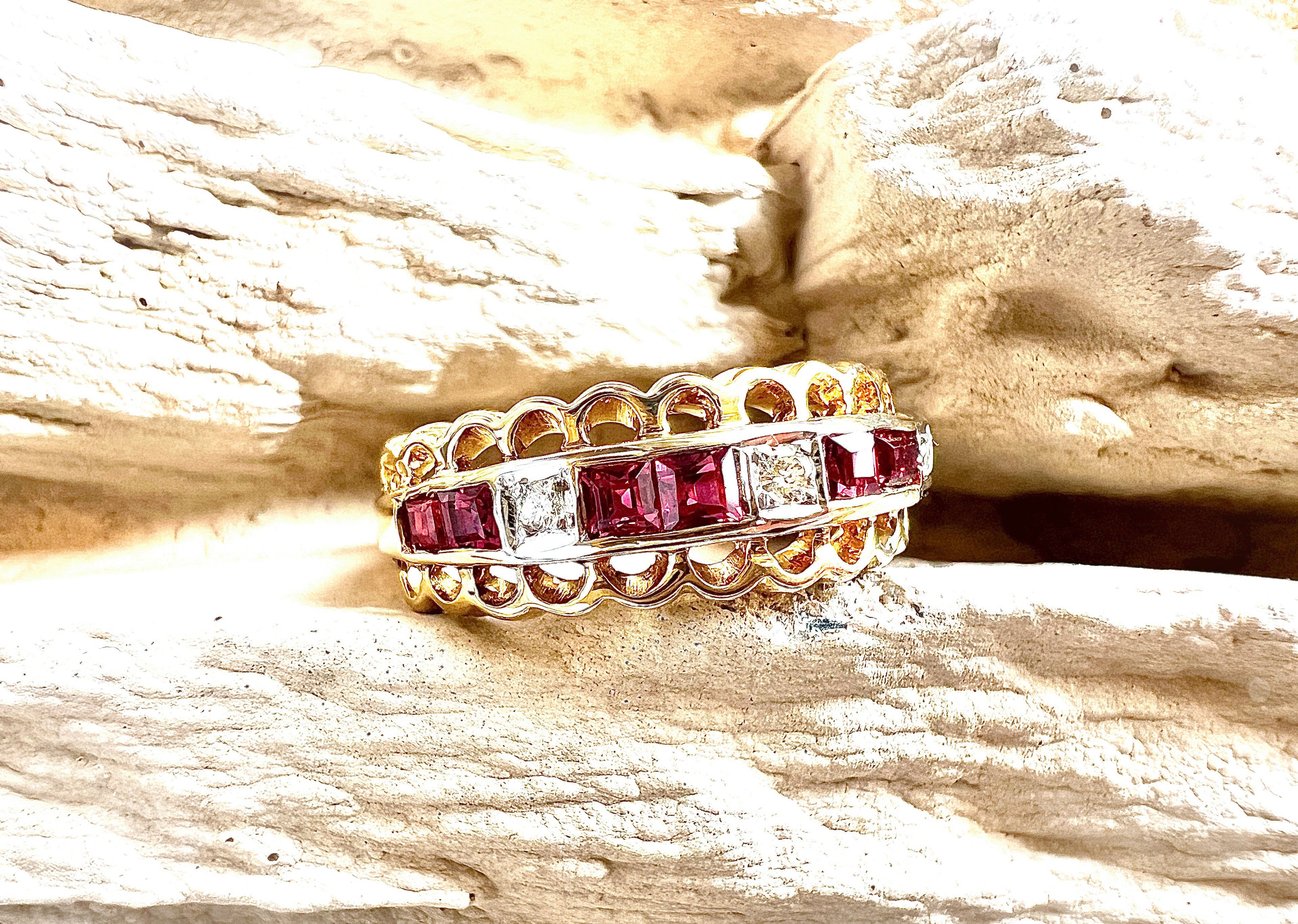 Luxus-Unikat Rubinring 585er Gelbgold mit Rubinen & Diamanten