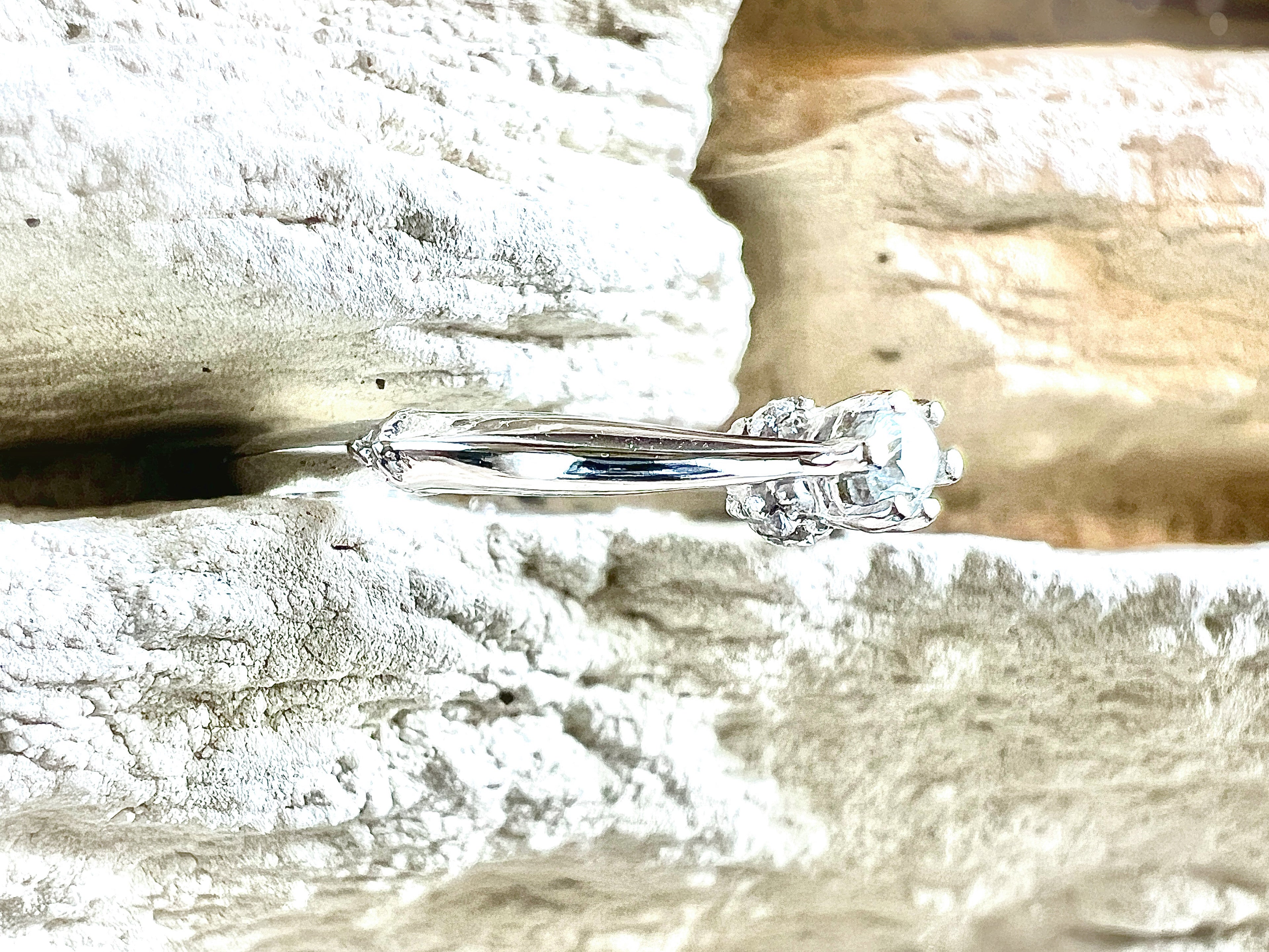 Luxus-Unikat Saphirring / Verlobungsring „Silent Light“  – 585er Weißgold - Nr. 54 (14) - UNIKAT